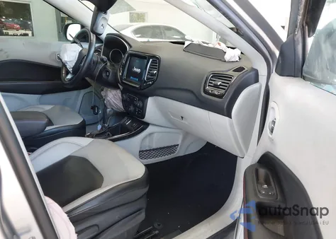 2018 Jeep Compass Limited Fwd из США, поврежденный, VIN 3C4NJCCB1JT358780